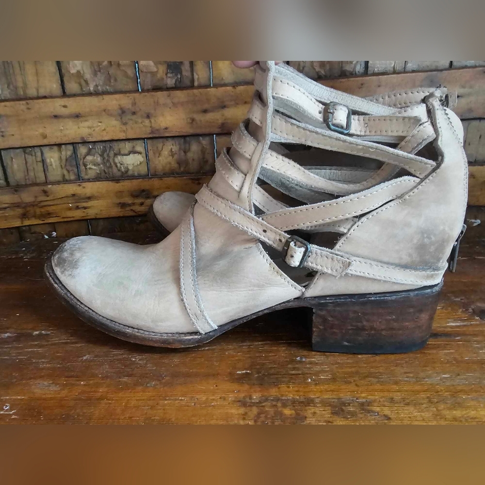 Freebird Stair Bootie Size 10 - Picture 6 of 9